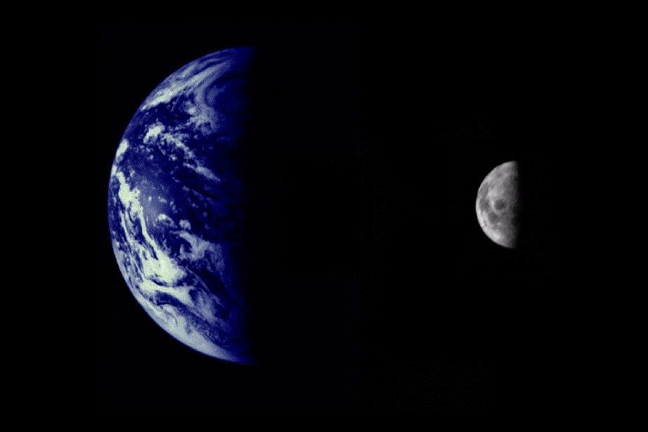 Earth and Moon photographed by Mariner 10 after its November 3 launch